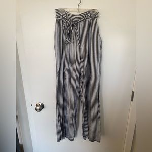 forever 21 blue & white striped white leg pants size XS